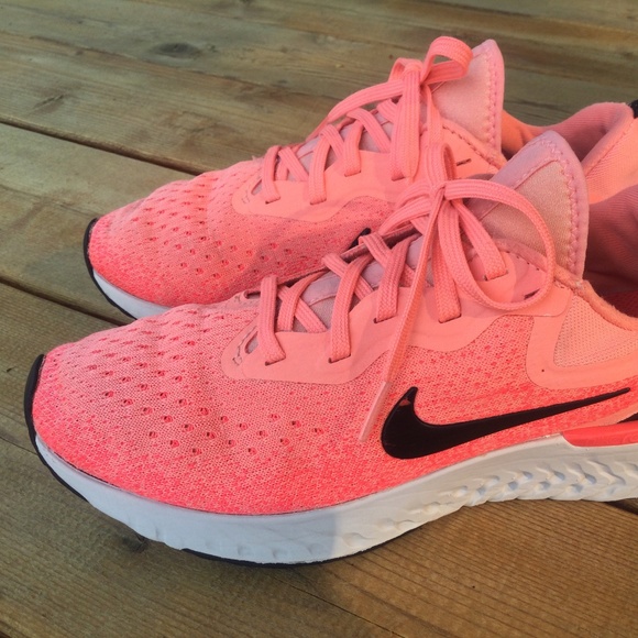 Nike Odessey React size 8 - Picture 5 of 13